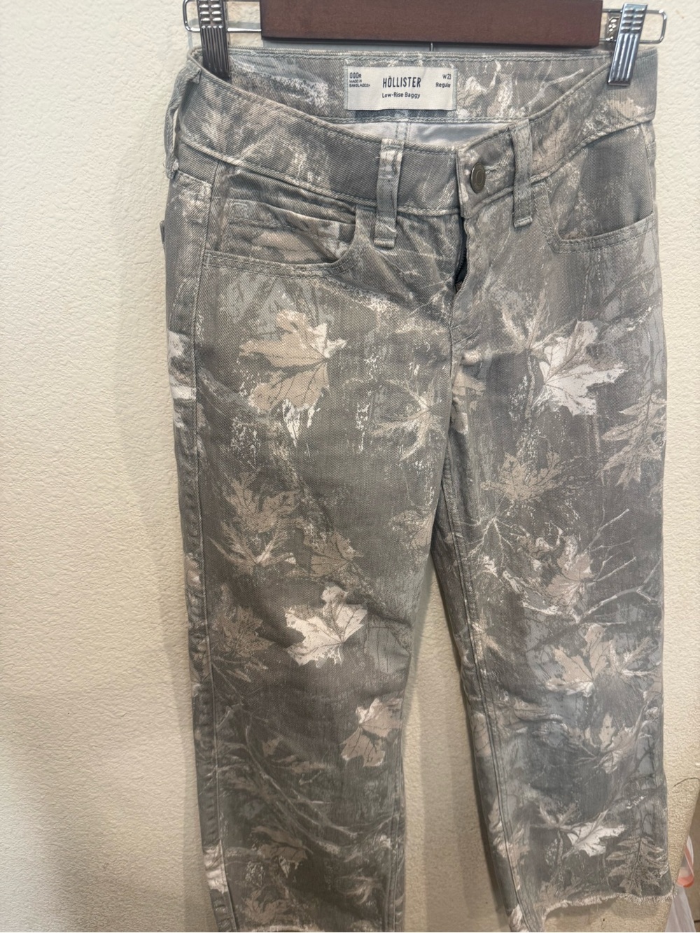Hollister Gray camo Leaf‎ Print Jeans